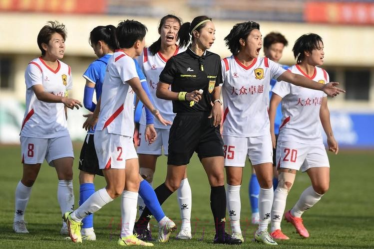 2018赛季女超联赛第8轮：【长春女足4-2河南女足】全华班出战 队长梅开二度