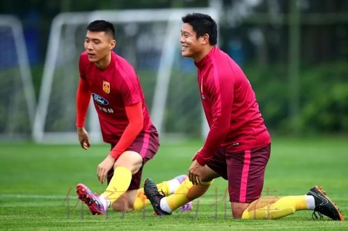 中国杯 - 范晓冬：我们会把头抬起来，为下一场比赛全力以赴